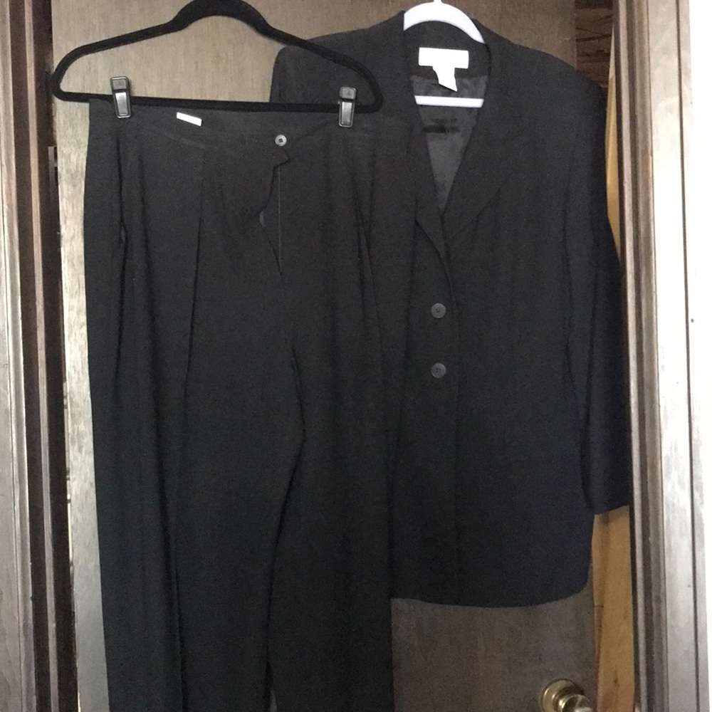 Jones New York Suit 16W pant 14W jacket